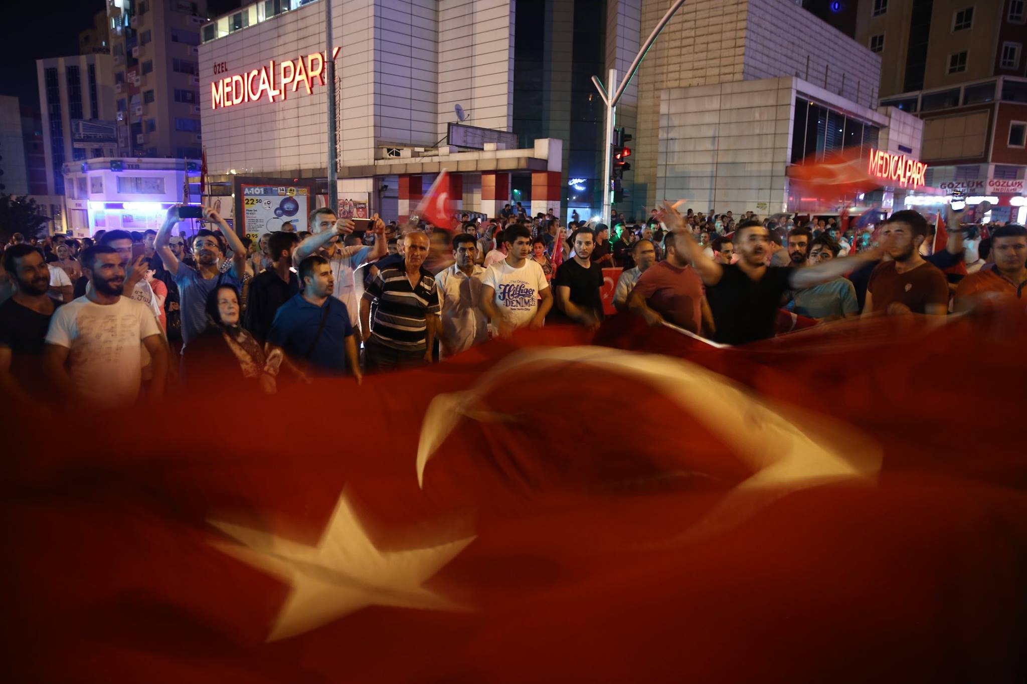 بالصور.. محاولة فاشلة لانقلاب عسكري في تركيا